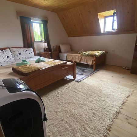 Guesthouse Freskia 세스 외부 사진