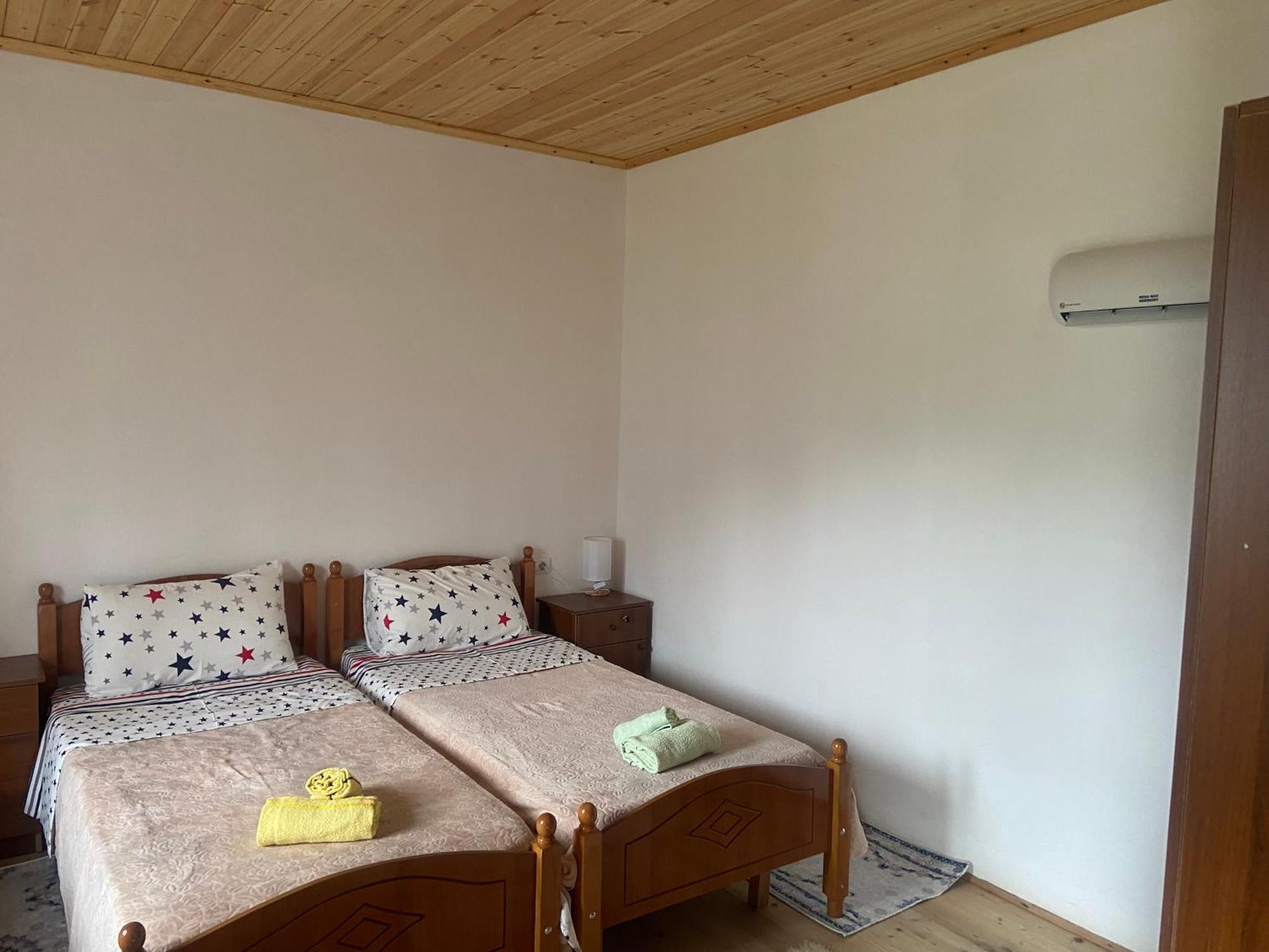 Guesthouse Freskia 세스 외부 사진