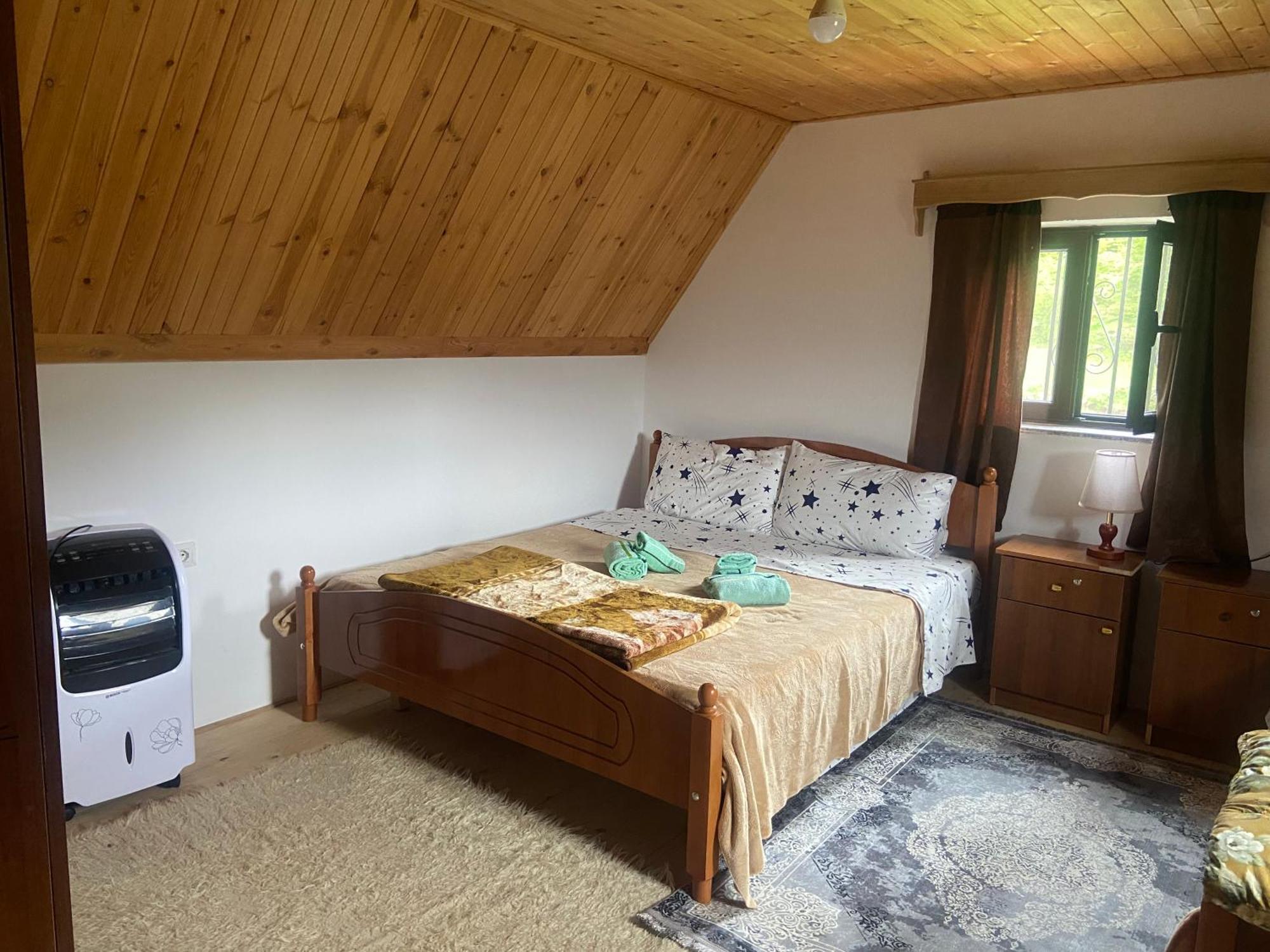 Guesthouse Freskia 세스 외부 사진